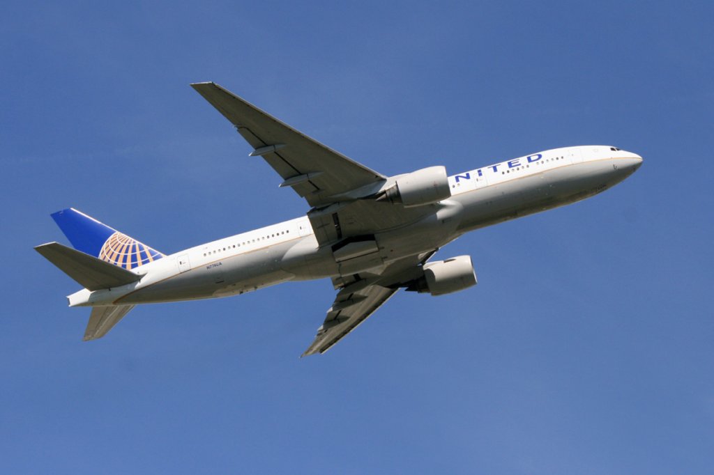 cs_150822_n774ua1.jpg