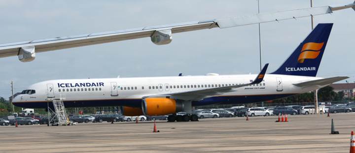 Icelandair TF-FIN at Orlando